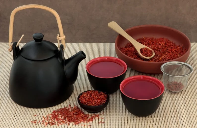 Saffron Properties, Saffron, Saffron Therapy,Amazing and medicinal properties of saffron,Brighten the skin,Acne and pimples,Sunblock treatment,Hair loss treatment,Babies and children,eye,Fatty liver,Kidney stones,Colds and Flu,Stomach and digestive tract,Anemia,Diabetes and blood glucose,Parkinson & Alzheimer,Blood pressure,Heart health,Treatment of insomnia,Cancer,Slimming and weight loss