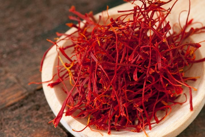 Saffron test in Zabol,Saffron test in Iran, Zabol city,Saffron test in Iran Zabol city,Pattern cultivation of saffron,Agriculture Jihad in Zabol city,Picking Saffron