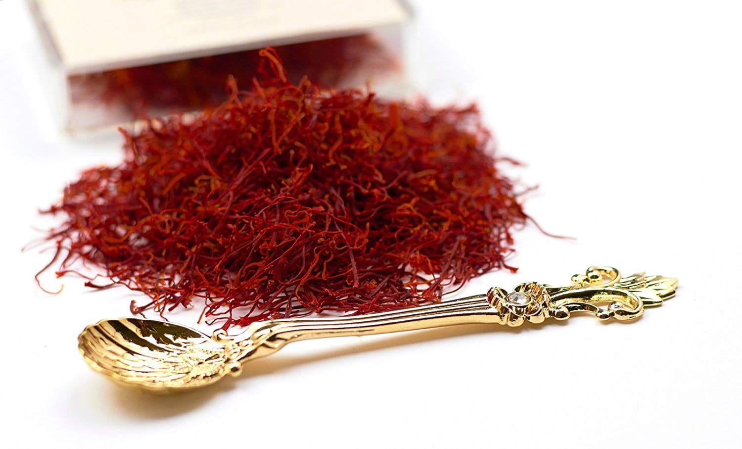 Young people welcome the saffron futures contract,Saffron market from futures trading, Saffron market of Iran, Launch of Saffron futures, Saffron market, Iranian saffron production, Export of saffron in Iranian stock exchange,