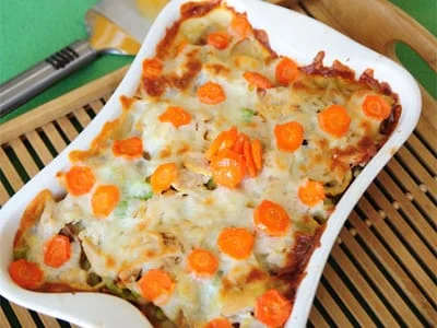 Carrots and Chicken moussaka Saffron Recipe,Carrots,Chicken,Carrots and Chicken moussaka,How to make carrots and chicken, How to make carrots and chicken moussaka, Ingredients for carrots and chicken mosquitoes, How to cook all kinds of food with chicken, How to cook carrots and chicken