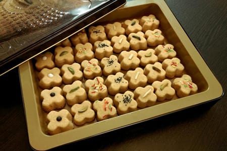 Chickpea Sweets, How to Make Chickpea Sweets, Cooking Tutorial, Cooking Site, Making Nowruz Sweets, Recipe for baking chickpea sweets with saffron in the oven