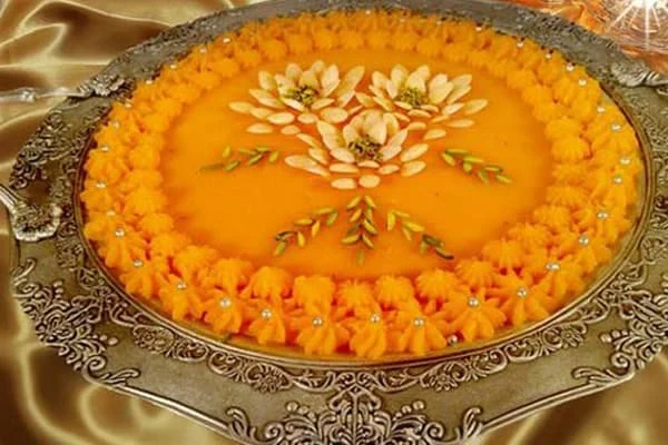 Recipe for delicious Halva honey dessert with saffron, Halva honey dessert, Halva honey, golden halva, instant halva, saffron dessert for Ramadan