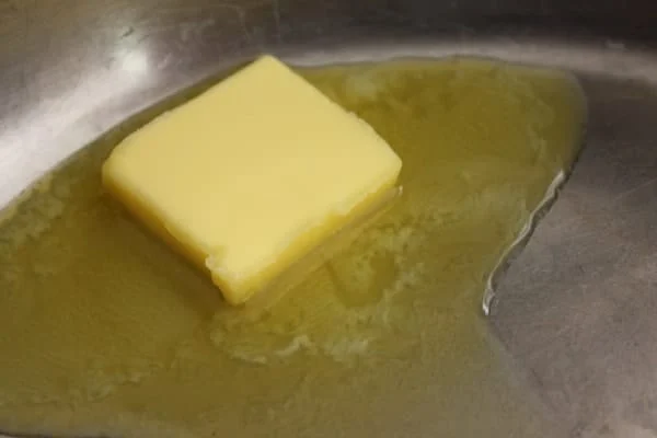 Recipe for delicious Halva honey dessert with saffron, Halva honey dessert, Halva honey, golden halva, instant halva, saffron dessert for Ramadan
