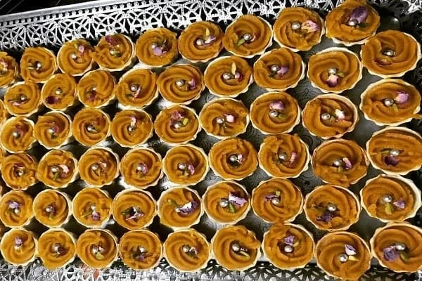 Delicious dessert Recipe Halva three flours with saffron,Delicious dessert, halva, three flours with saffron, halva three flours, halva nectar, white flour, rice flour, chickpea flour,Halva three flours with saffron