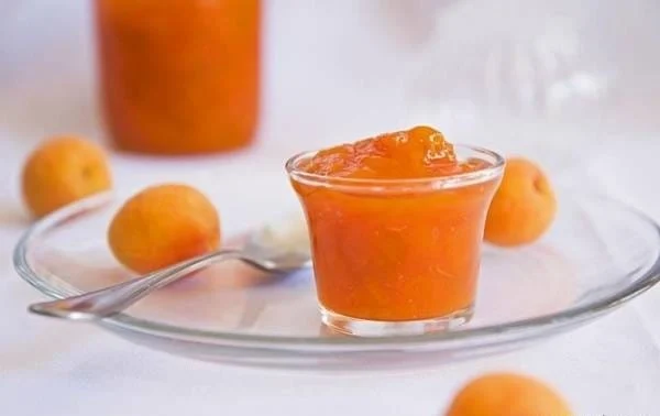 recipe for cooking delicious apricot marmalade with Iranian saffron, Apricot kernel with Iranian saffron, Apricot kernel, Apricot kernel with saffron, Local food, How to prepare apricot kernel with Iranian saffron, Tips for apricot kernel with Iranian saffron, How to prepare different types of marmalade, Cooking training with saffron