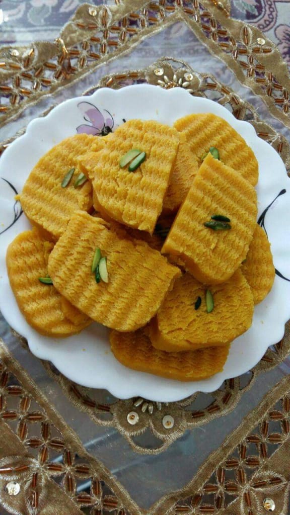 Nesar halva dessert recipe with Iranian saffron, Nisar halva dessert with Iranian saffron, Nisar halva dessert with saffron, local food, how to prepare Nisar halva dessert with Iranian saffron, tips for Nisar halva dessert with Iranian saffron, how to prepare different types of halva, cooking training with saffron