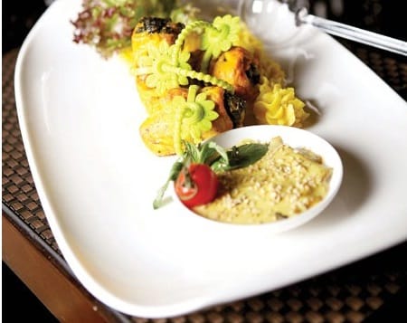 recipe for cooking Ninarol with saffron chicken, Ninarol with Iranian saffron chicken, Ninarol with chicken, Ninarol with saffron chicken, Local food, How to prepare Ninarol with Iranian saffron chicken, Tips for cooking Ninarol with Iranian saffron chicken, How to prepare all kinds of food, Cooking training with saffron