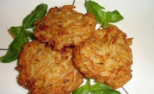 recipe for cooking kuku onion with Iranian saffron, kuku onion with iranian saffron, kuku onion, kuku onion with saffron, local food with iranian saffron, how to prepare kuku onion with iranian saffron, tips for cooking kuku onion with iranian saffron, how to prepare kuku types, cooking instruction with saffron