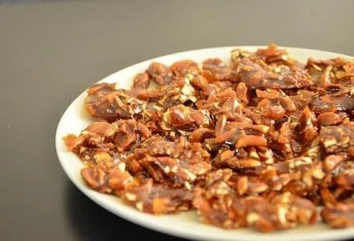 recipe for sohan almond honey with Iranian saffron,Almond Honey Sohan with Iranian Saffron, Almond Honey Sohan, Almond Honey Sohan with Saffron, Local Food, Almond Honey Sohan with Iranian Saffron, Tips for Cooking Almond Honey Sohan with Iranian Saffron, How to prepare different types of saffron