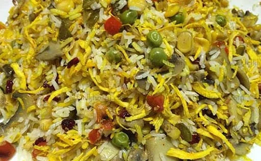 recipe for cooking rice mushrooms with minced meat and saffron, Rice mushroom with minced meat with Iranian saffron, Rice mushroom with minced meat, Rice mushroom with minced meat with saffron, Local food, How to prepare rice mushroom with minced meat with Iranian saffron, Tips for cooking Iranian rice with minced meat with saffron, How to prepare different types of saffron