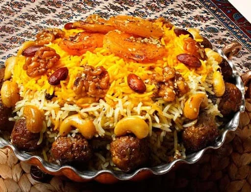 recipe for cooking Majlisi rice walnuts with Iranian saffron, Majlisi rice walnuts with Iranian saffron, Majlisi rice walnuts, Majlisi rice walnuts with saffron, local food, how to prepare Majlisi rice walnuts with Iranian saffron, tips for cooking Majlisi rice walnuts with Iranian saffron, cooking training with saffron