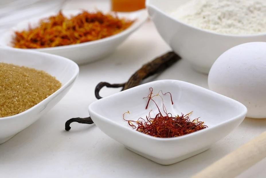Shirini Saffroni with Fruit Marmalade