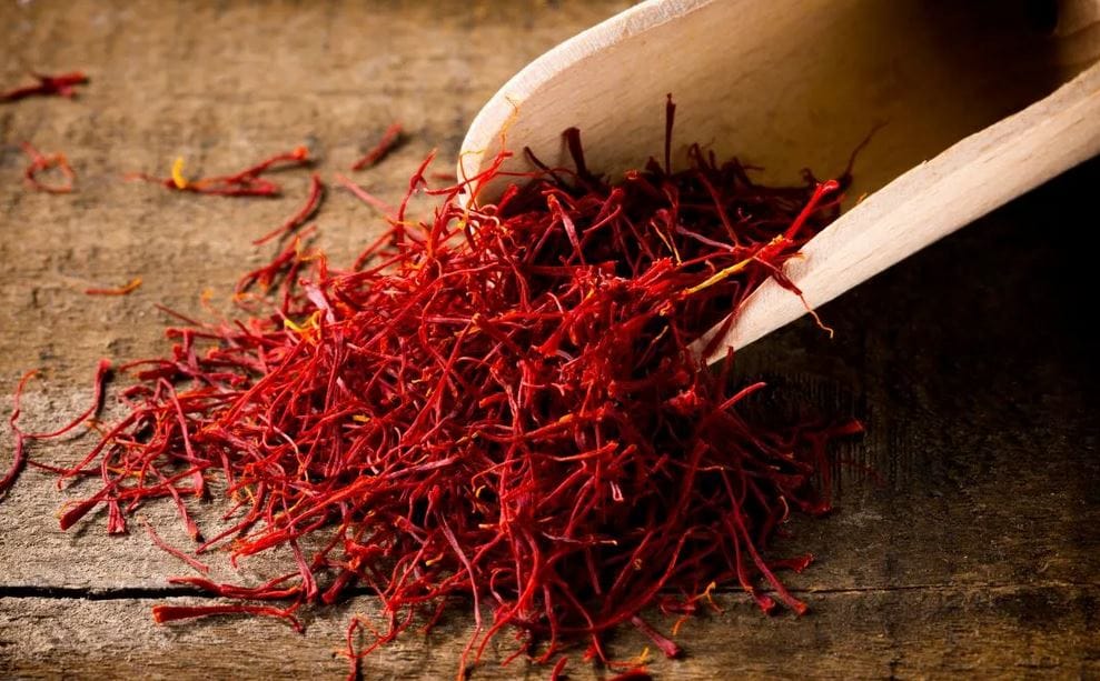 grind saffron for maximum flavor
